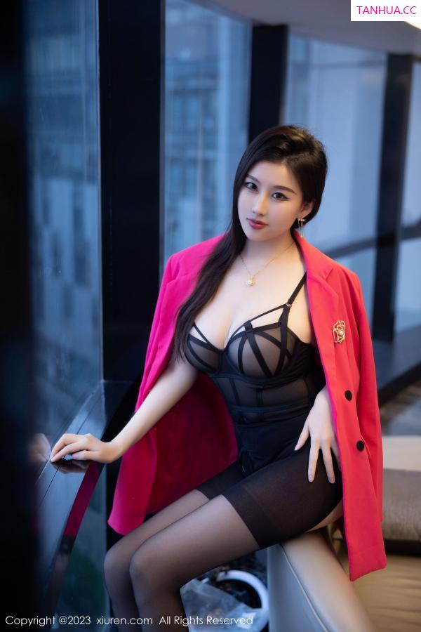 月音瞳  [XiuRen]高清写真图 2023.01.09 No.6103 月音瞳 黑丝美臀第12张图片